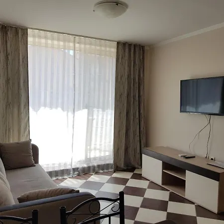 Апартамент Golden Beach *